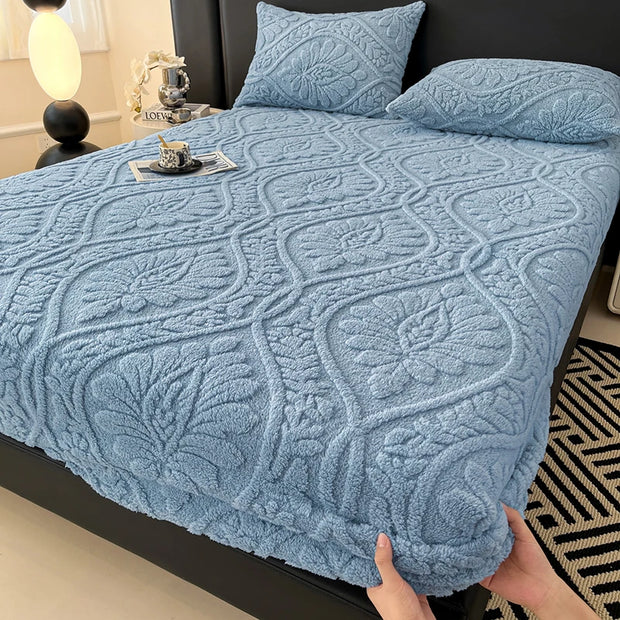 1pc Jacquard Fitted Sheet – Embossed Warm Plush Mattress Cover, Anti-Mite & Non-Slip Protective Bed Cover